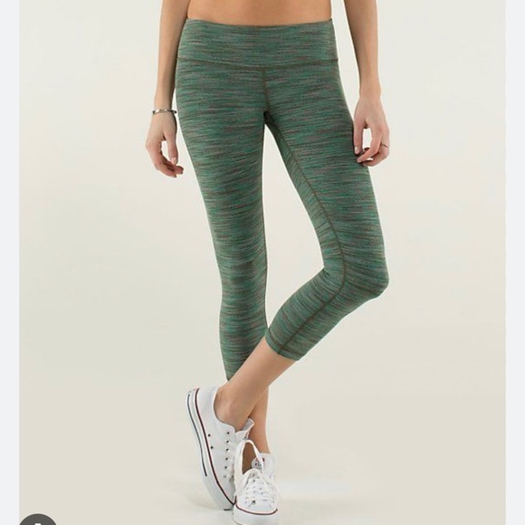 Lululemon Wunder Under Crops Wee Are From Space Fatige Green - Size 6 - Picture 3 of 3